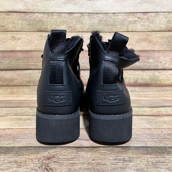 Ugg Toggle Rising Ankle Boots - Picture 6 of 10